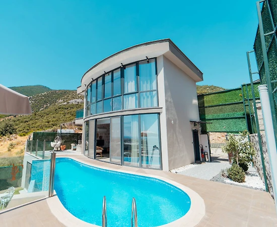 Antalya Finike'de Sakin Konumda, Özel Havuzlu, Modern Villa - 1