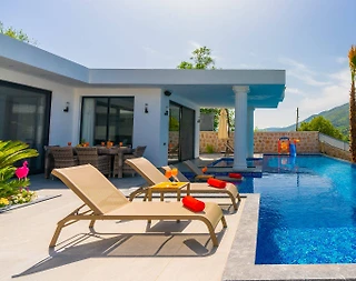 Kaş Hacıoğlan'da Geniş Bahçeli, Özel Havuzlu, Lüks Kiralık Villa - 3