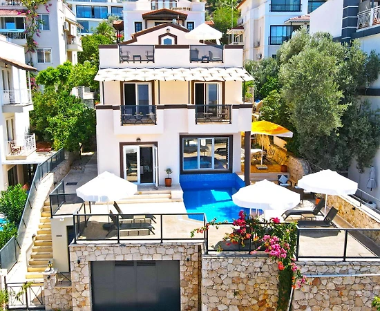 Antalya Kalkan'da Modern Tasarımlı, Özel Havuzlu, Kiralık Villa - 1