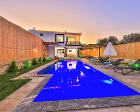 Kaş Gelemiş'te Çekirdek Ailelere Uygun, Özel Havuzlu, Jakuzili Villa - 3
