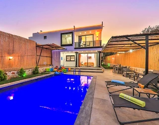 Kaş Gelemiş'te Çekirdek Ailelere Uygun, Özel Havuzlu, Jakuzili Villa - 2