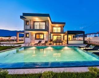 Kaş Andifli'de Elverişli Konumda, Özel Havuzlu, Konforlu Villa - 1