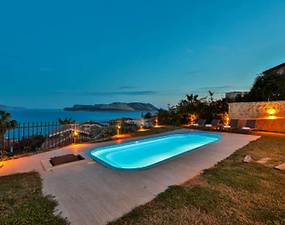 Kaş Çukurbağ'da Merkezi Konumda, Özel Havuzlu, Şık Villa - 3