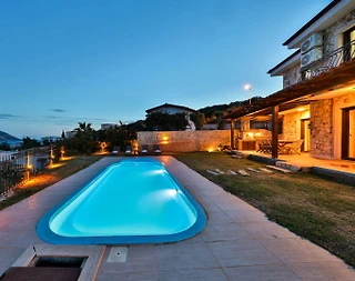 Kaş Çukurbağ'da Merkezi Konumda, Özel Havuzlu, Şık Villa - 2