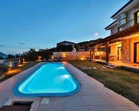 Kaş Çukurbağ'da Merkezi Konumda, Özel Havuzlu, Kiralık Villa - 2