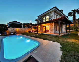 Kaş Çukurbağ'da Merkezi Konumda, Özel Havuzlu, Şık Villa - 1
