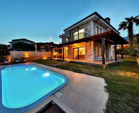 Kaş Çukurbağ'da Merkezi Konumda, Özel Havuzlu, Kiralık Villa - 1