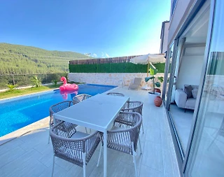 Kaş Çukurbağ'da Doğa Manzaralı, Özel Havuzlu, Şık Villa - 1