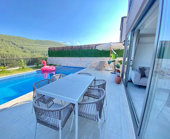 Kaş Çukurbağ'da Doğa Manzaralı, Özel Havuzlu, Kiralık Villa - 1