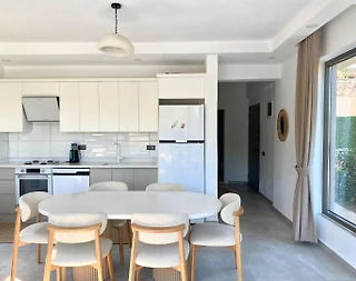 Kaş Çukurbağ'da Doğa Manzaralı, Özel Havuzlu, Şık Villa - 4