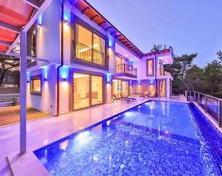 Kaş Uğrar'da Geniş Ailelere Uygun, Özel Havuzlu, Geniş Villa - 2