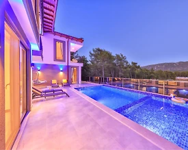 Kaş Uğrar'da Geniş Ailelere Uygun, Özel Havuzlu, Geniş Villa - 3