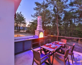 Kaş Uğrar'da Geniş Ailelere Uygun, Özel Havuzlu, Geniş Villa - 4