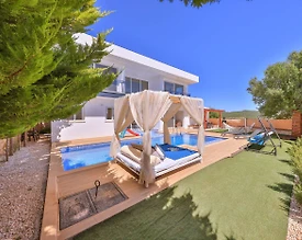 Antalya Kaş'da Doğa Manzaralı, Özel Havuzlu, Lüks Villa - 2
