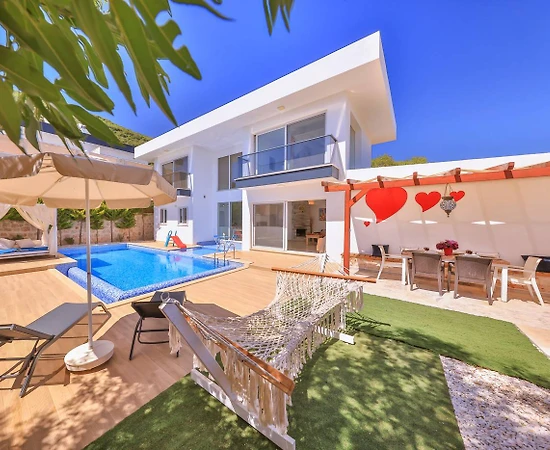 Antalya Kaş'da Doğa Manzaralı, Özel Havuzlu, Lüks Villa - 1
