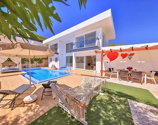 Antalya Kaş'da Doğa Manzaralı, Özel Havuzlu, Lüks Villa - 1