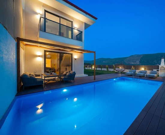 Kaş Kasaba'da Çekirdek Ailelere Uygun, Özel Havuzlu, Kiralık Villa - 1