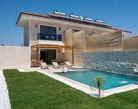 Kaş Kasaba'da Huzurlu Konumda, Özel Havuzlu, Konforlu Villa - 2