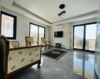 Kaş Andifli'de Merkezi Konumda, Geniş Bahçeli, Konforlu Suit - 2