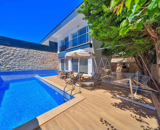 Antalya Kaş'ta Modern Tasarımlı, Özel Havuzlu, Jakuzili Kiralık Villa - 1