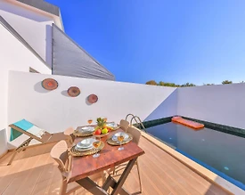 Kaş Andifli'de Muhteşem Manzaralı, Özel Havuzlu, Konforlu Villa - 2