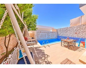 Antalya Kaş'ta Modern Tasarımlı, Özel Havuzlu, Jakuzili Kiralık Villa - 2