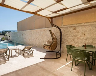 Kaş Kasaba'da Tesis İçerisinde, Özel Havuzlu, Balayı Villası - 1