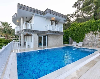Antalya Kemer'de Denize Yakın, Özel Havuzlu, Muhafazakar Villa - 4