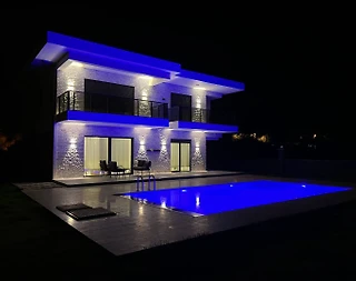 Antalya Kemer'de Doğa İle İç İçe, Özel Havuzlu, Modern Tasarımlı Villa - 1