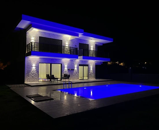 Antalya Kemer'de Doğa İle İç İçe, Özel Havuzlu, Modern Tasarımlı Villa - 1