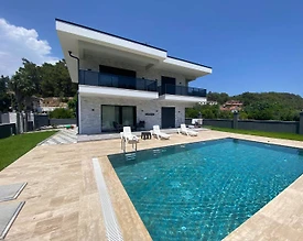 Antalya Kemer'de Doğa İle İç İçe, Özel Havuzlu, Modern Tasarımlı Villa - 2