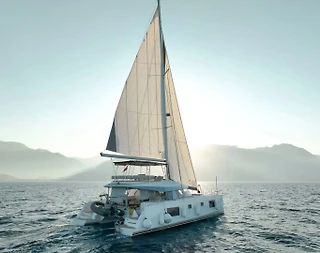 Antalya Kemer'de Masmavi Sularda, 4 Katmanlı, Ferah Katamaran - 4