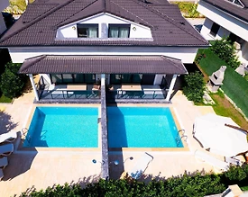 Kemer Arslanbucak'ta Elverişli Konumda, Isıtmalı Havuzlu, 3+1 Villa - 2