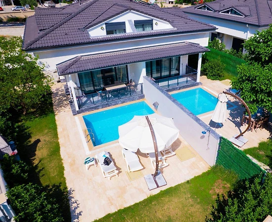 Kemer Arslanbucak'ta Elverişli Konumda, Isıtmalı Havuzlu, 3+1 Villa - 1