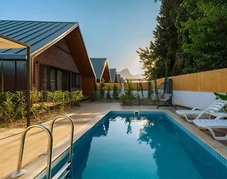 Antalya Konyaaltı'nda Doğa İle İç İçe, Özel Havuzlu, Modern Villa - 1