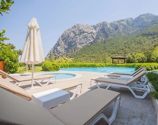 Antalya Konyaaltı'nda Geniş Alanlara Sahip, Özel Havuzlu, Ferah Villa - 5