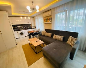 Antalya Konyaaltı'nda Plaja 150 Metre Mesafede, Bahçeli, Dubleks Suit - 2