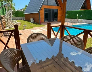 Antalya Konyaaltı'nda Sakin Konumda, Özel Isıtmalı Havuzlu, Modern Bungalov - 2