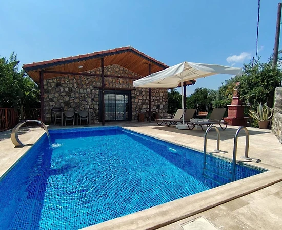 Antalya Kumluca'da Çekirdek Ailelere Uygun, Özel Havuzlu, Taş Villa - 1