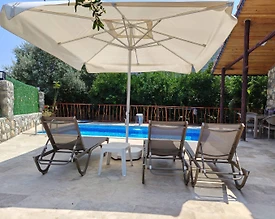 Antalya Kumluca'da Çekirdek Ailelere Uygun, Özel Havuzlu, Taş Villa - 3