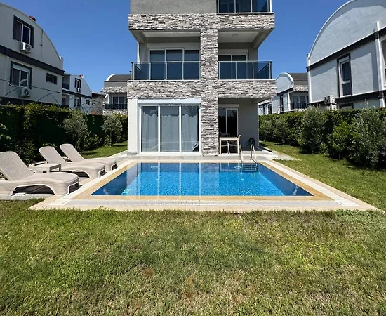 Antalya Manavgat'da Geniş Ailelere Uygun, Özel Havuzlu, 3+1 Villa - 1