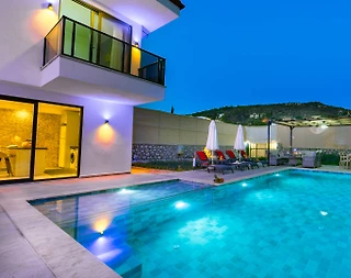 Kaş Gelemiş'te Merkezi Konumda, Özel Havuzlu, Lüks Villa - 2