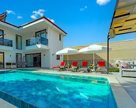 Kaş Gelemiş'te Merkezi Konumda, Özel Havuzlu, Lüks Villa - 3