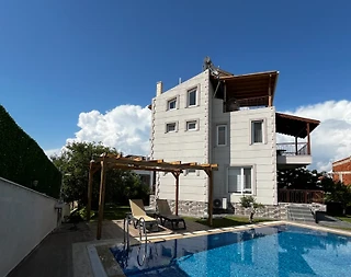 Antalya Serik'te Geniş Ailelere Uygun, Özel Havuzlu, Konforlu Villa - 2