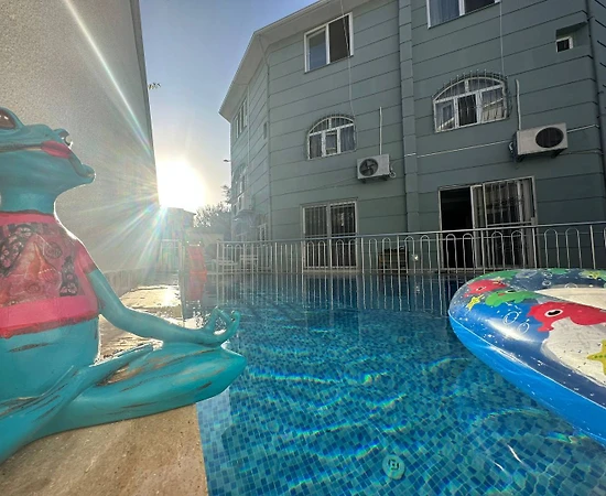 Serik Kadriye'de Kalabalık Ailelere Uygun, Ortak Havuzlu, Ferah Villa - 1