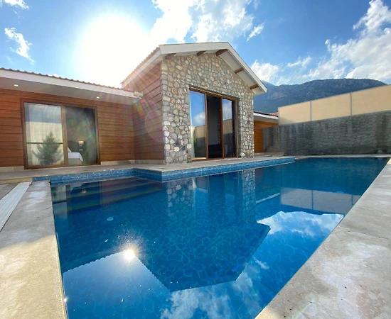 Fethiye Ölüdeniz'de Huzur Veren Doğada, Özel Havuzlu, Korunaklı Villa - 1