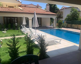 Kemer Göynük'te Denize Yakın Konumda, Ortak Havuzlu, Merkezi Villa - 3