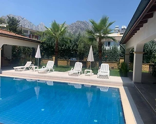 Kemer Göynük'te Denize Yakın Konumda, Ortak Havuzlu, Merkezi Villa - 4