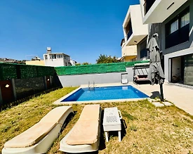 Aydın Kuşadası'nda Elverişli Konumda, Özel Havuzlu, Kiralık Villa - 3