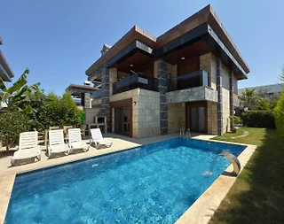 Aydın Kuşadası'nda Huzurlu Doğada, Özel Havuzlu, Konforlu Villa - 1